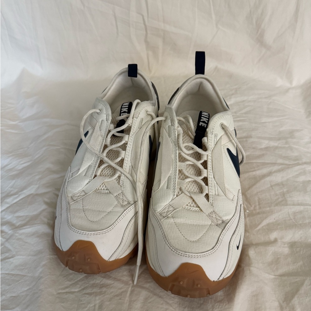 Nike WMNS TC 7900 "Pale Ivory/Armory Navy"
